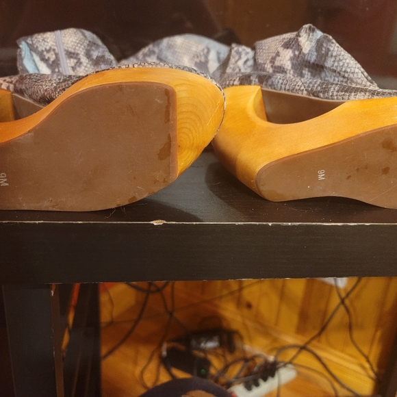 Jeffrey Campbell wooden cutout boots - Picture 3 of 5